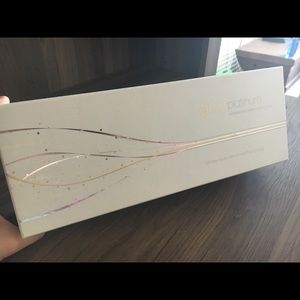 GHD Platinum Straightner - BRAND New! 💕